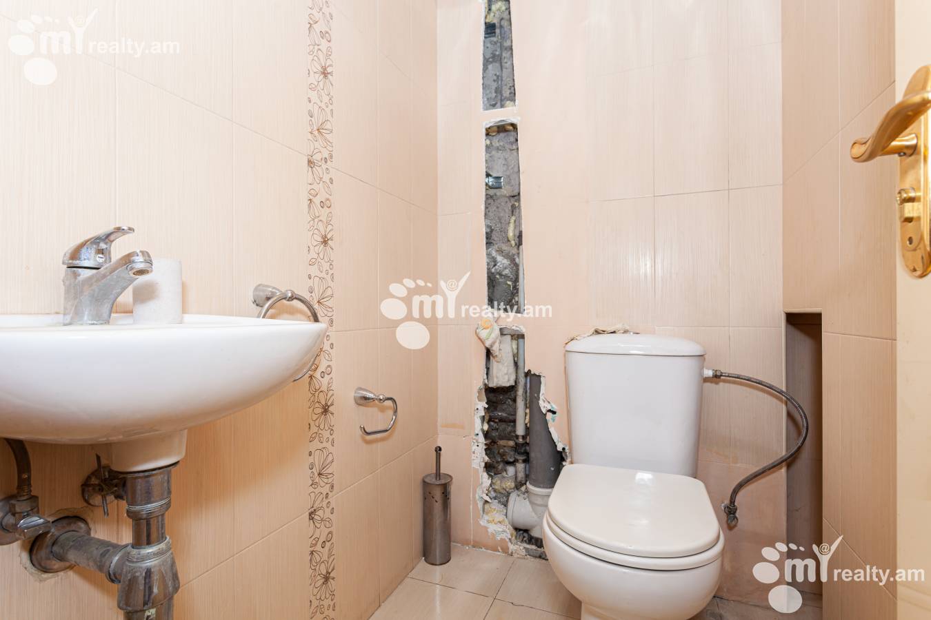 Купить 3 комнатную квартиру Агаян ул, Центр Ереван, 143193