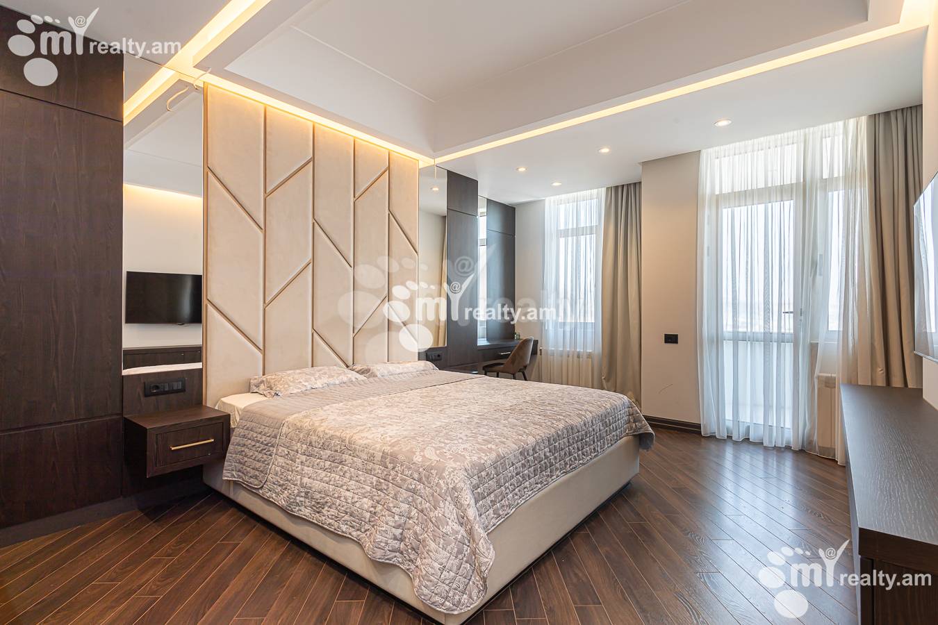 3 bedroom apartment for sale خیابان تِسی تِسِرناکابِرد, مرکز شهر ایروان, 156364