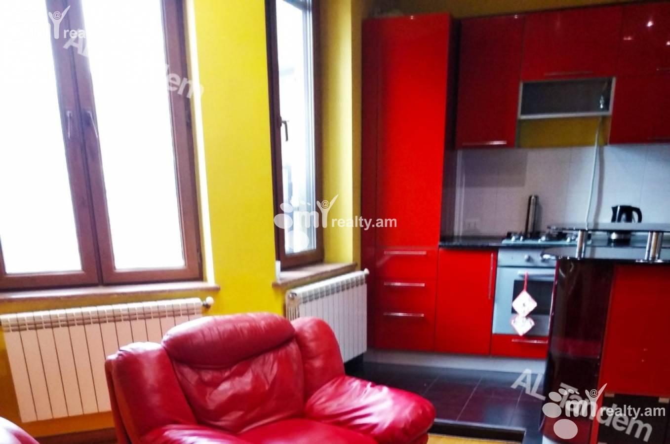 Купить 4 комнатную квартиру Саят-Нова пр, Центр Ереван, 125725