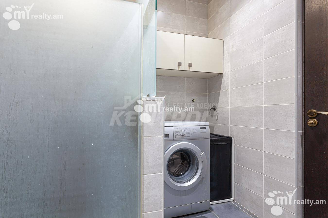 3 սենյականոց բնակարան  Ռոստոմի փող, Կենտրոն Երևան, 154973