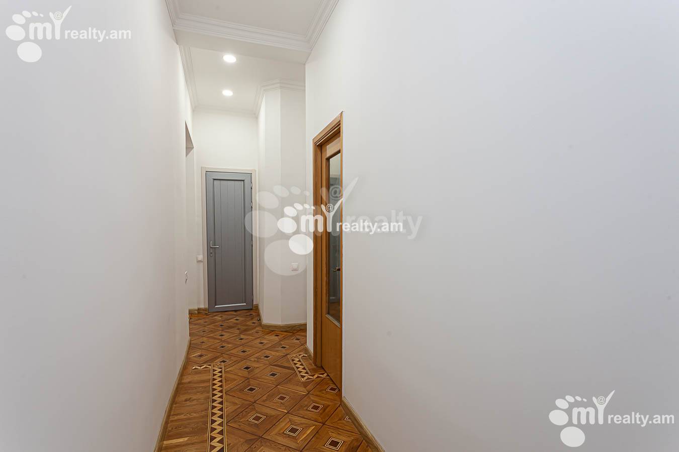 4 bedroom apartment for rent Mashtots Ave, Center Yerevan, 154255