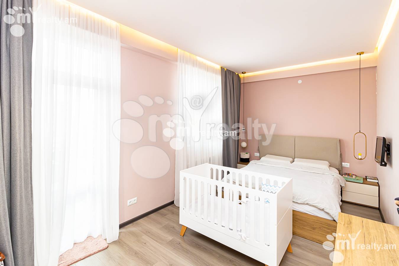 3 bedroom apartment for sale خیابان فوچیک, آچاپنیاک ایروان, 136093