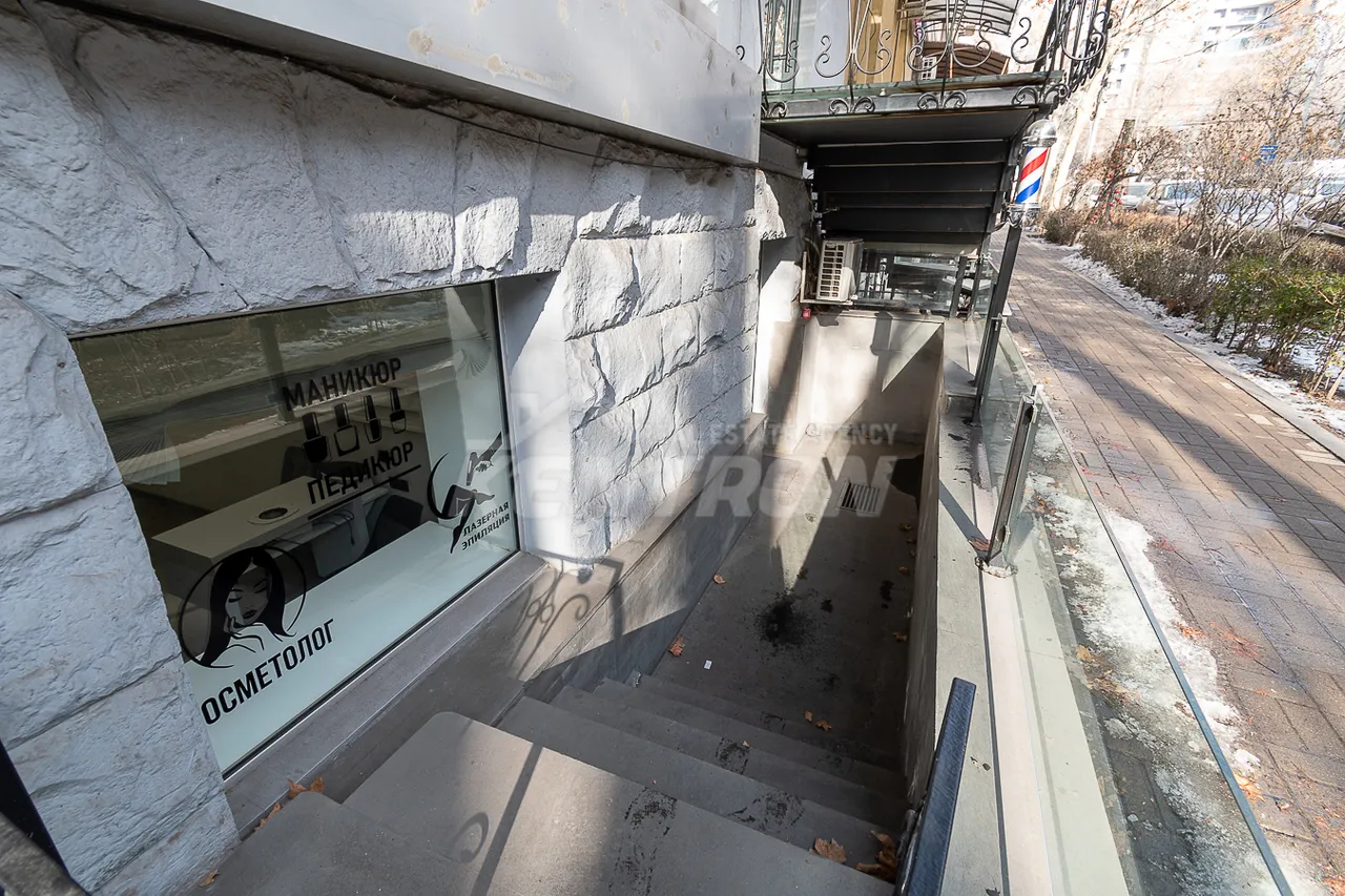 Снять коммерческoе помещение Терян ул, Центр Ереван, 158206