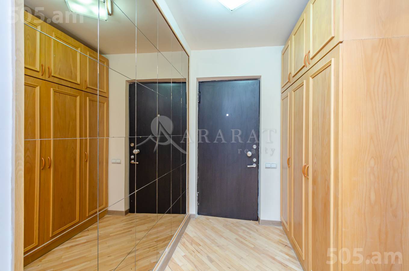 3 սենյականոց բնակարան վարձով Մաշտոցի պող, Կենտրոն Երևան, 153107