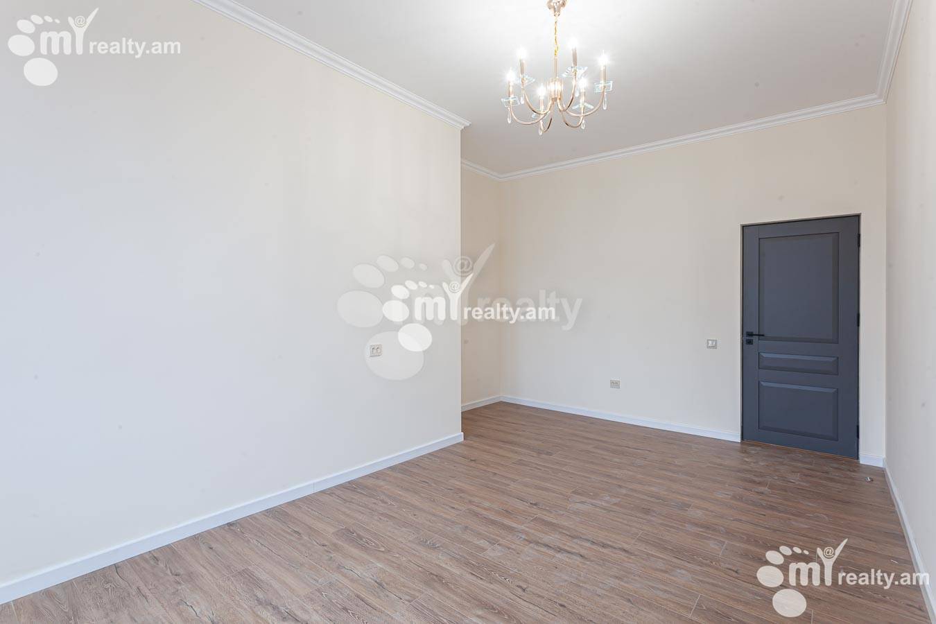 3 bedroom apartment for sale خیابان گِریبودوف, عربگیر ایروان, 155204