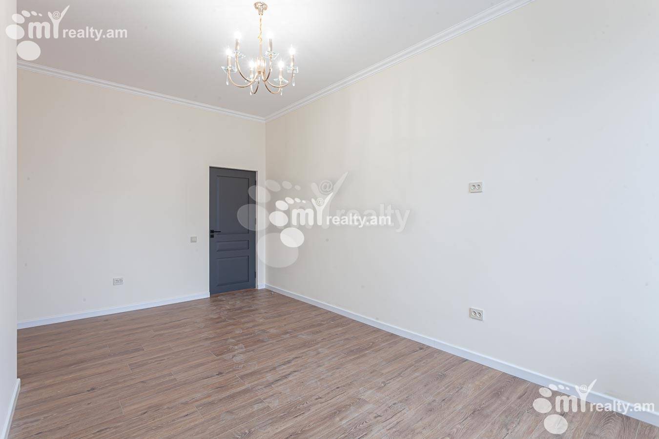 3 bedroom apartment for sale خیابان گِریبودوف, عربگیر ایروان, 155204