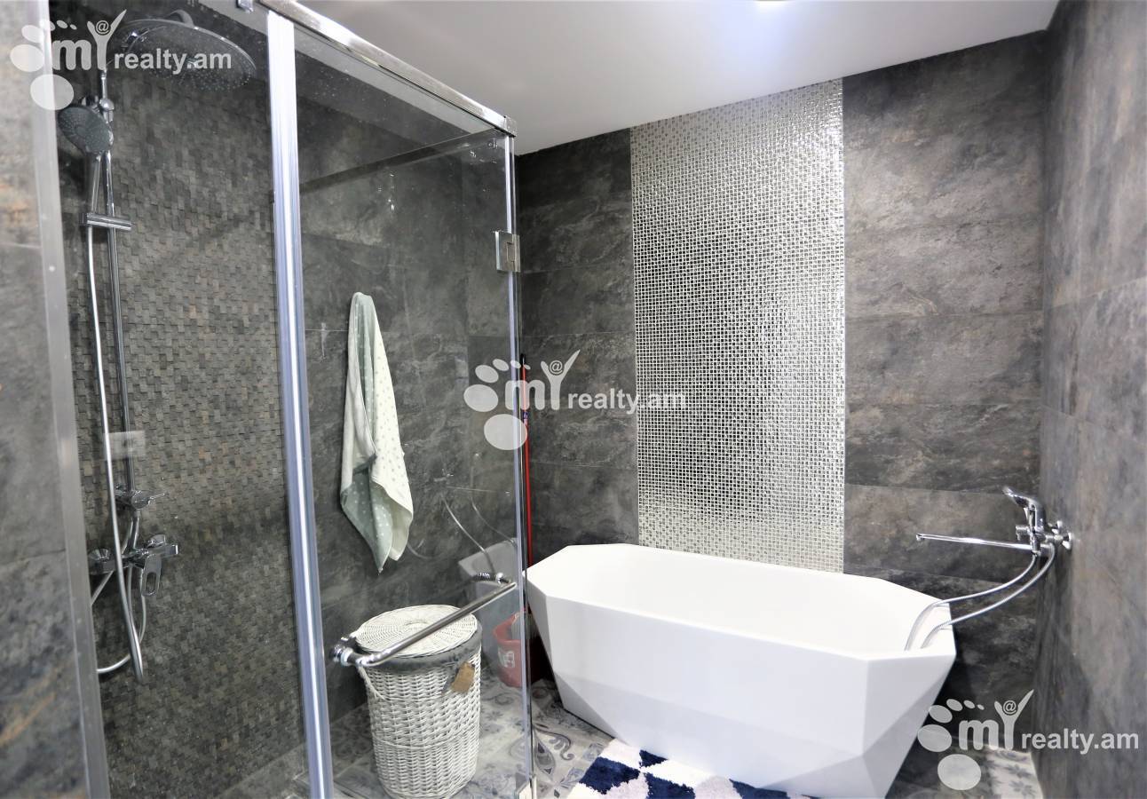 Купить 2 комнатную квартиру Бузанд ул, Центр Ереван, 142418