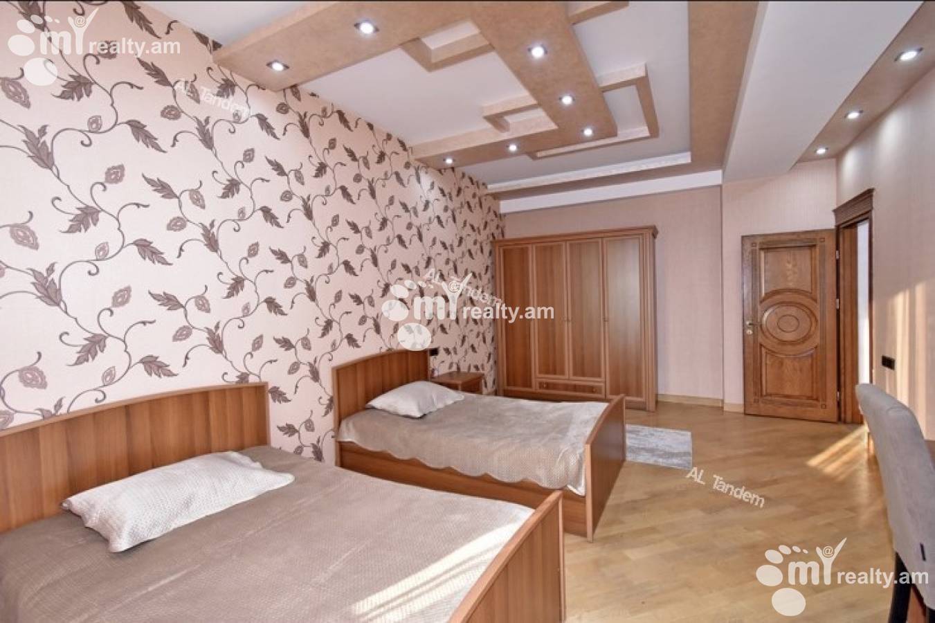 Снять 4 комнатную квартиру Арам ул, Центр Ереван, 142683