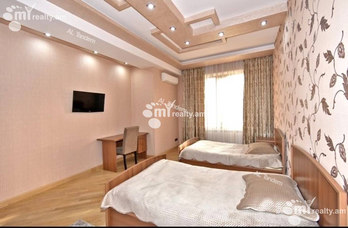 Снять 4 комнатную квартиру Арам ул, Центр Ереван, 142683