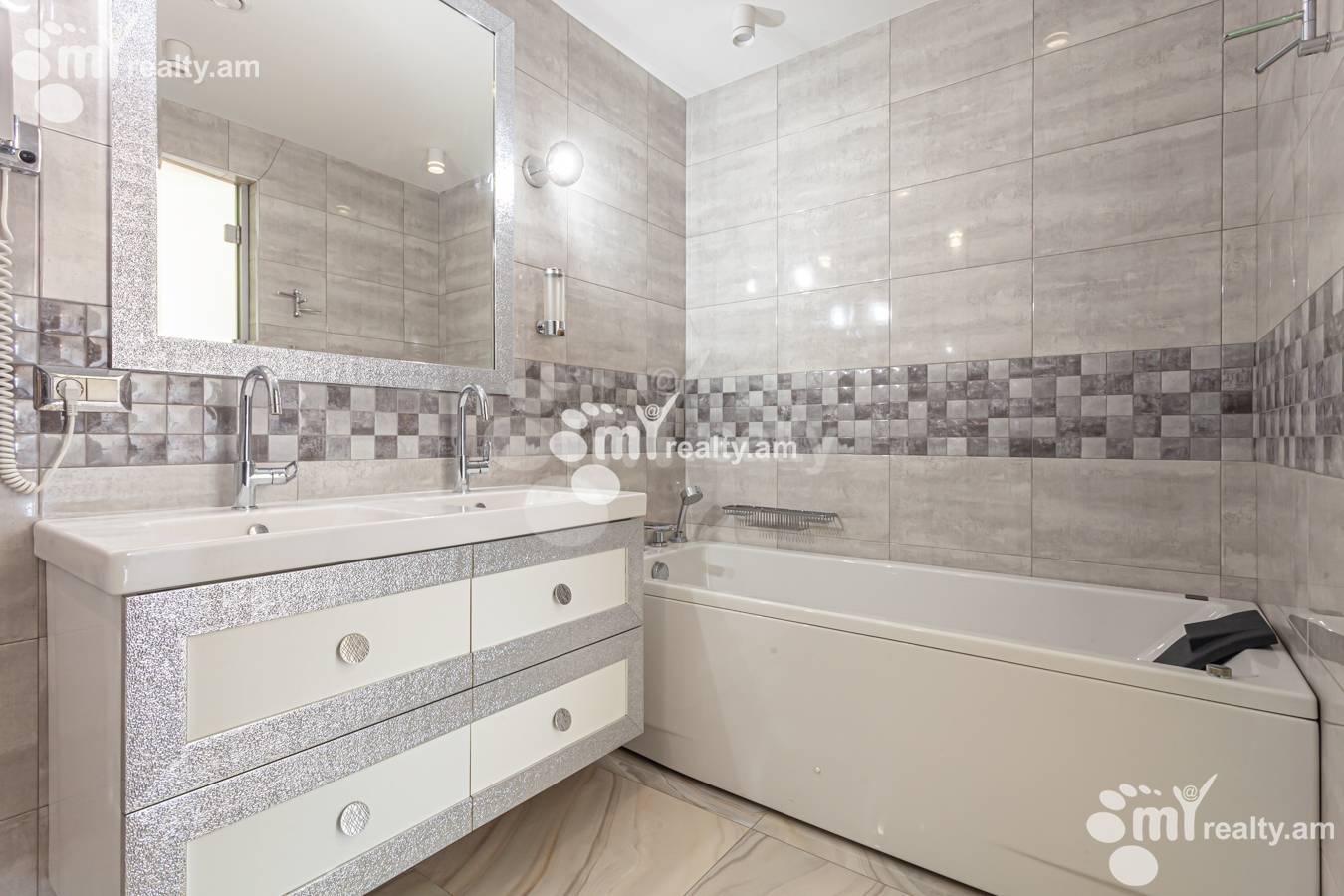 Снять 3 комнатную квартиру Екмалян ул, Центр Ереван, 151133