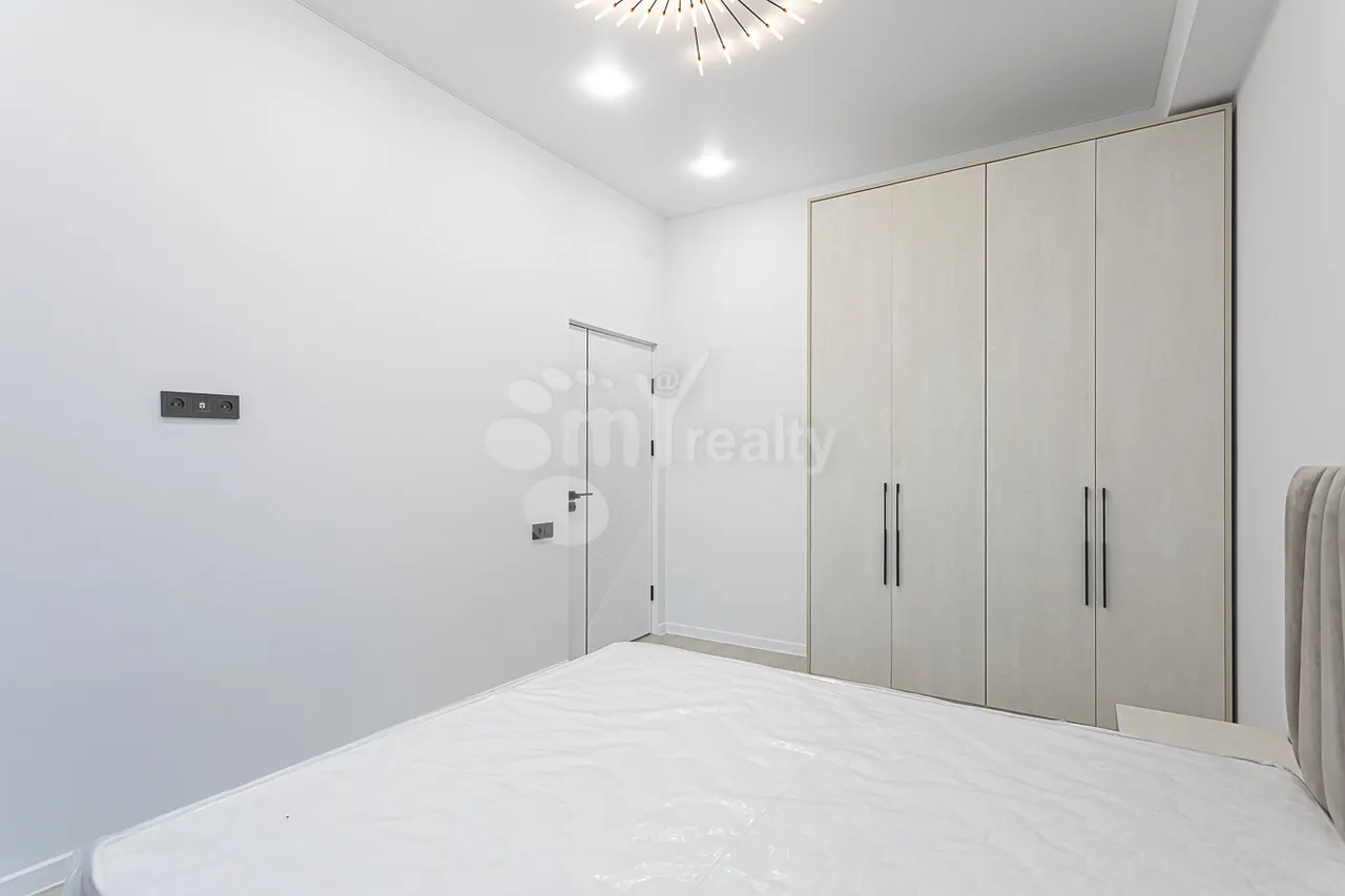 3 bedroom apartment for sale خیابان کومیتاس, عربگیر ایروان, 157458