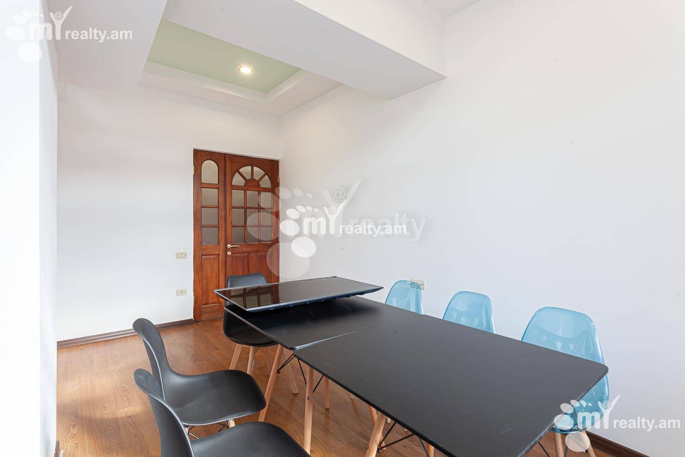 3 bedroom apartment for sale Abovyan St, Center Yerevan, 155180