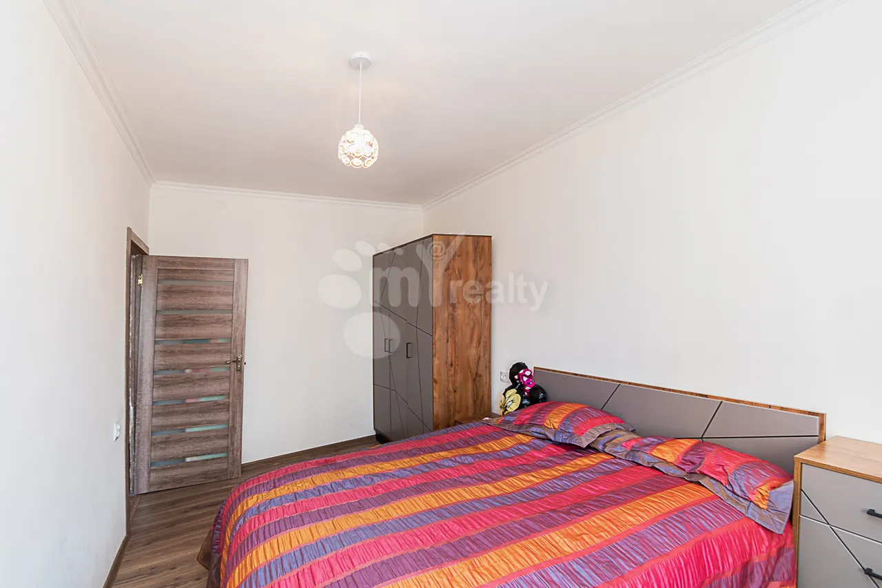 3 bedroom apartment for sale خیابان باشینجاخیان, آچاپنیاک ایروان, 161370