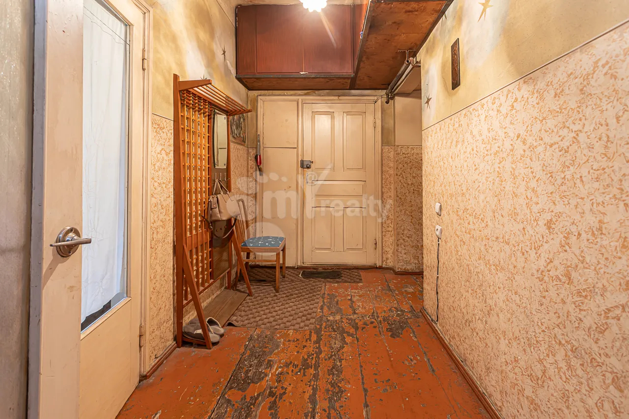 3 bedroom apartment for sale Khanjyan St, Center Yerevan, 157735