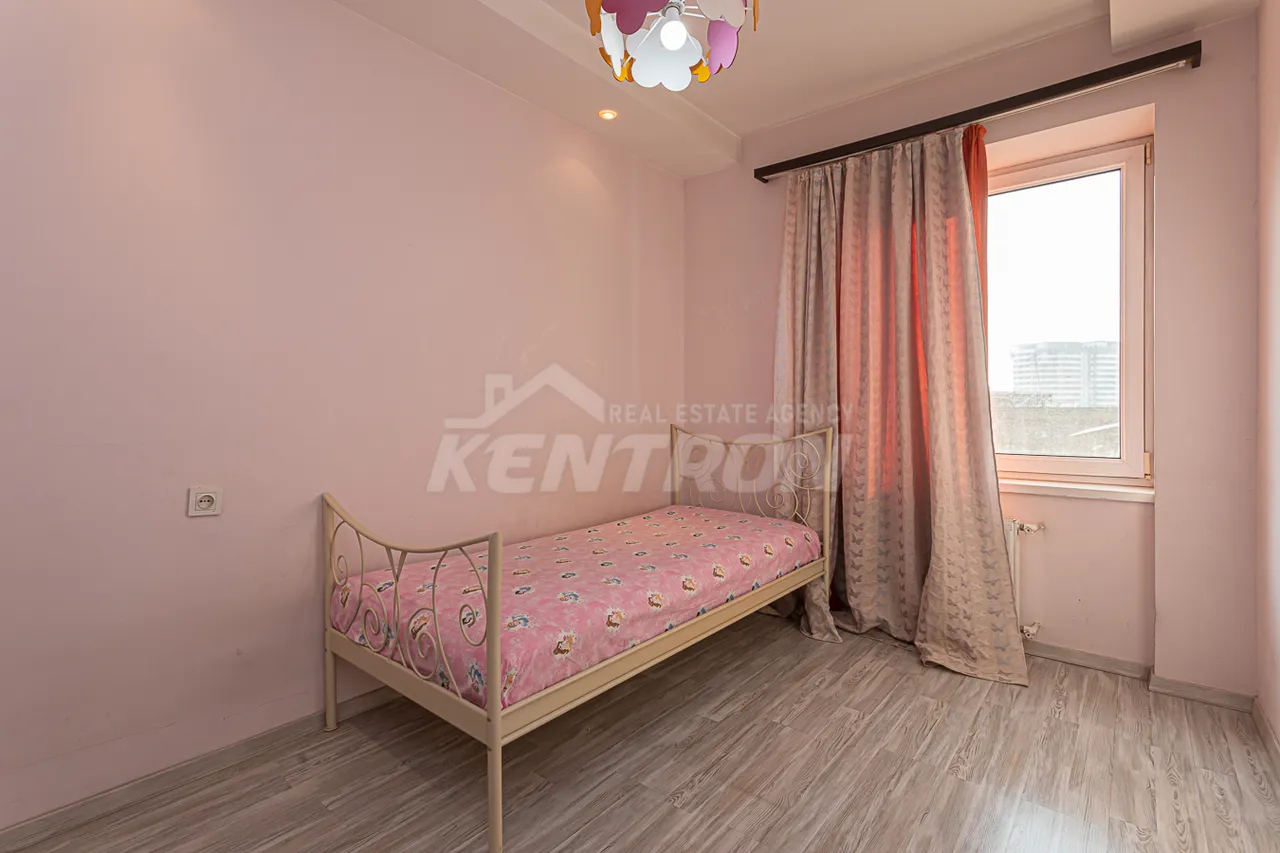 4 bedroom apartment for sale Hakobyan St, Arabkir Yerevan, 158131