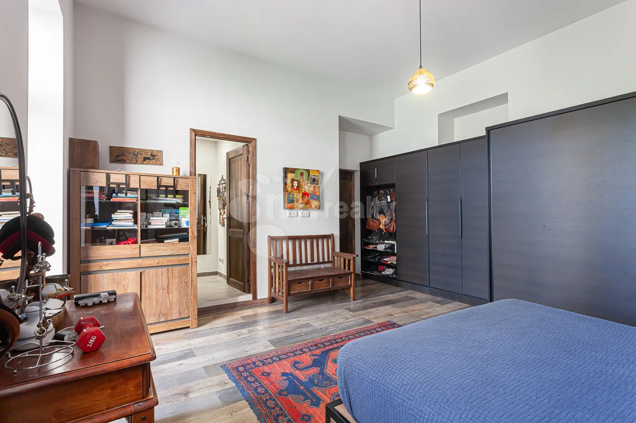 House for sale Fizkulturnikner St, Center Yerevan, 157326