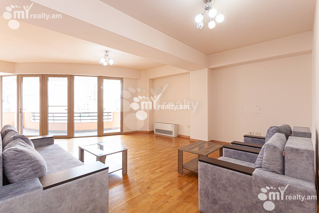 4 սենյականոց բնակարան  Լեոի փող, Կենտրոն Երևան, 153427