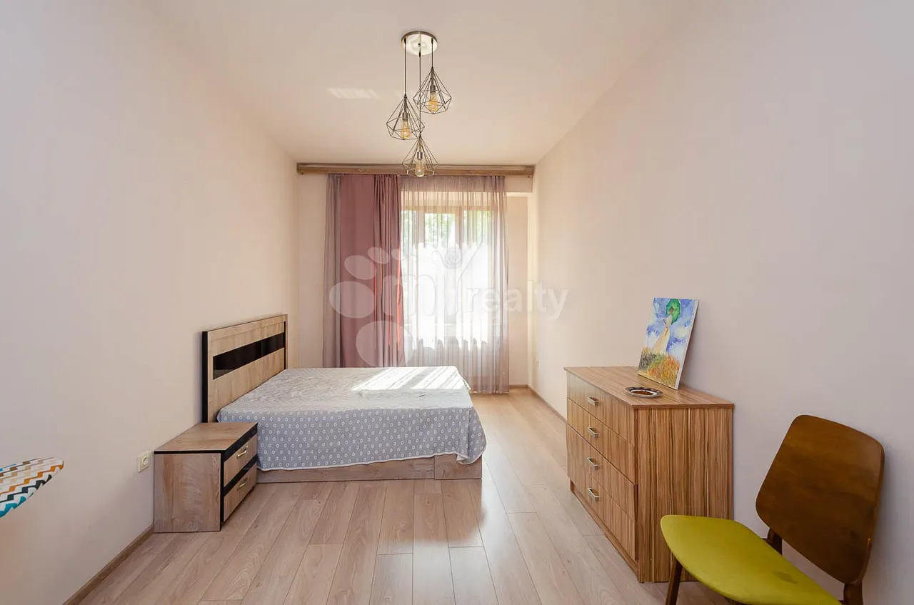 3 bedroom apartment for rent Yekmalyan St, Center Yerevan, 159975
