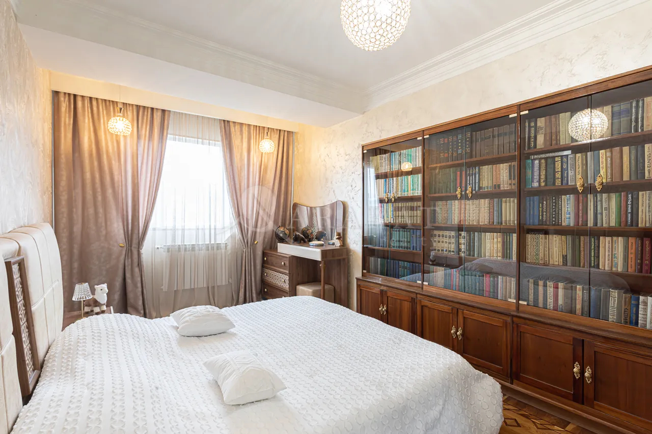 3 bedroom apartment for sale خیابان اِ. کوچار, مرکز شهر ایروان, 159486