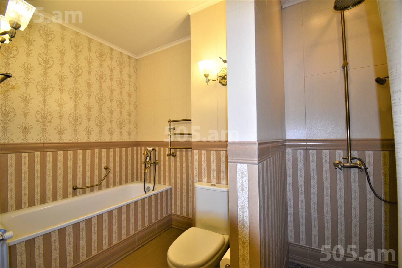 Купить 4 комнатную квартиру Цицернакаберд шоссе, Центр Ереван, 119472