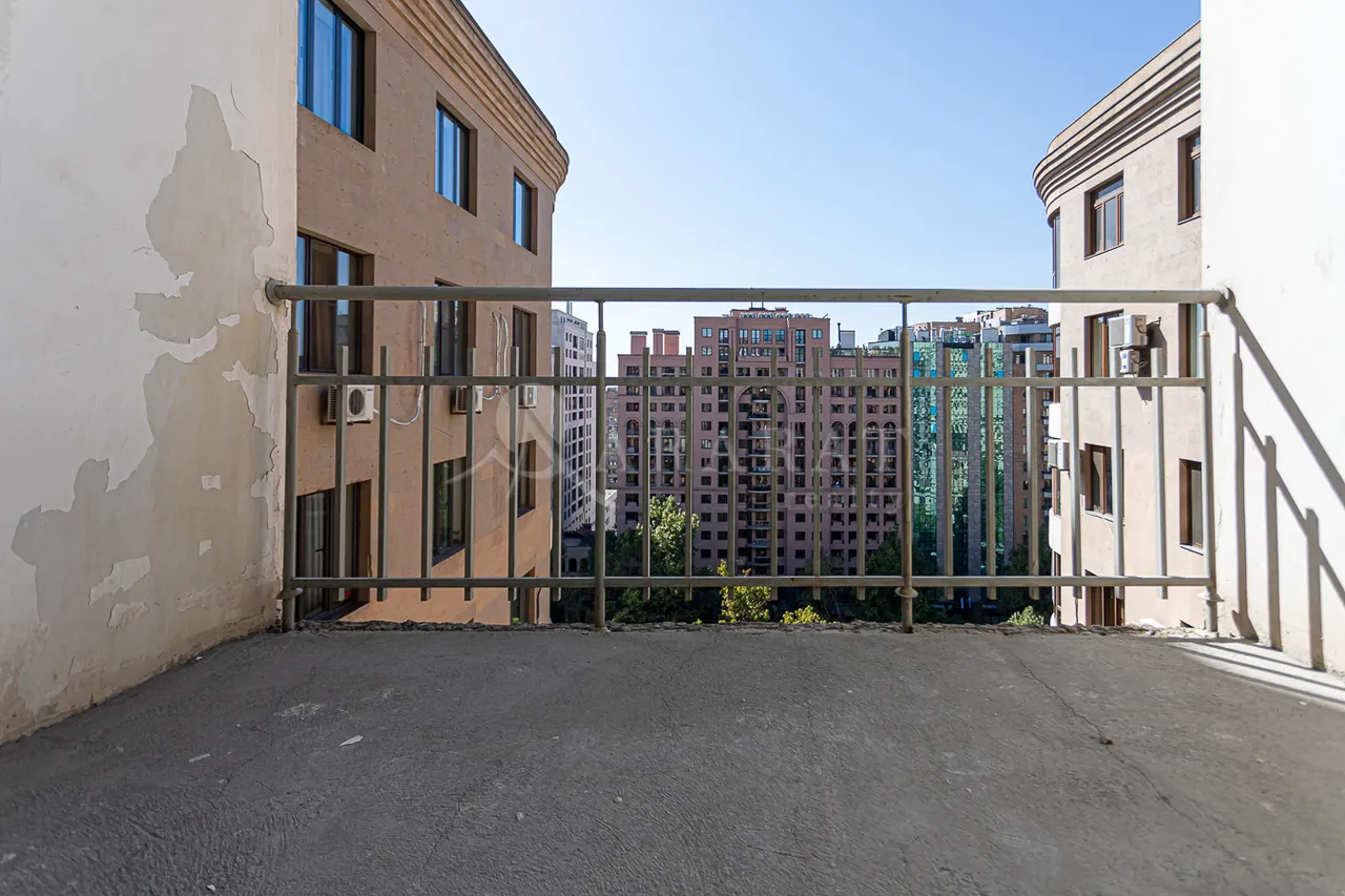 4 bedroom apartment for sale خیابان آرام, مرکز شهر ایروان, 157560