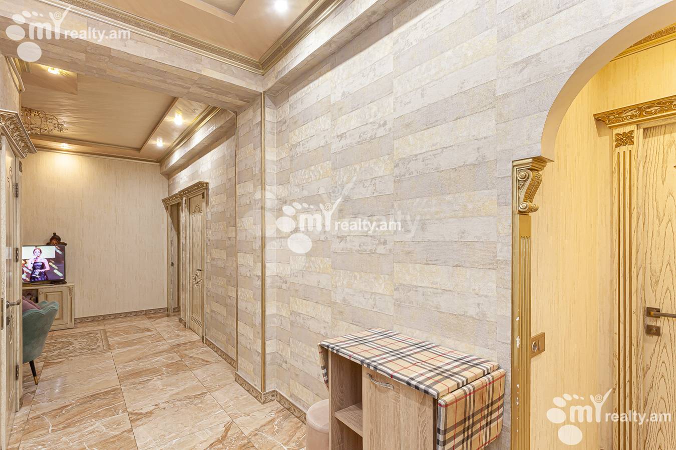 Купить 4 комнатную квартиру Аргишти ул, Центр Ереван, 143488