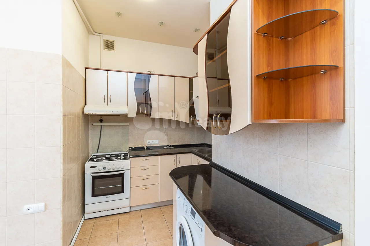 4 bedroom apartment for rent Mashtots Ave, Center Yerevan, 160196