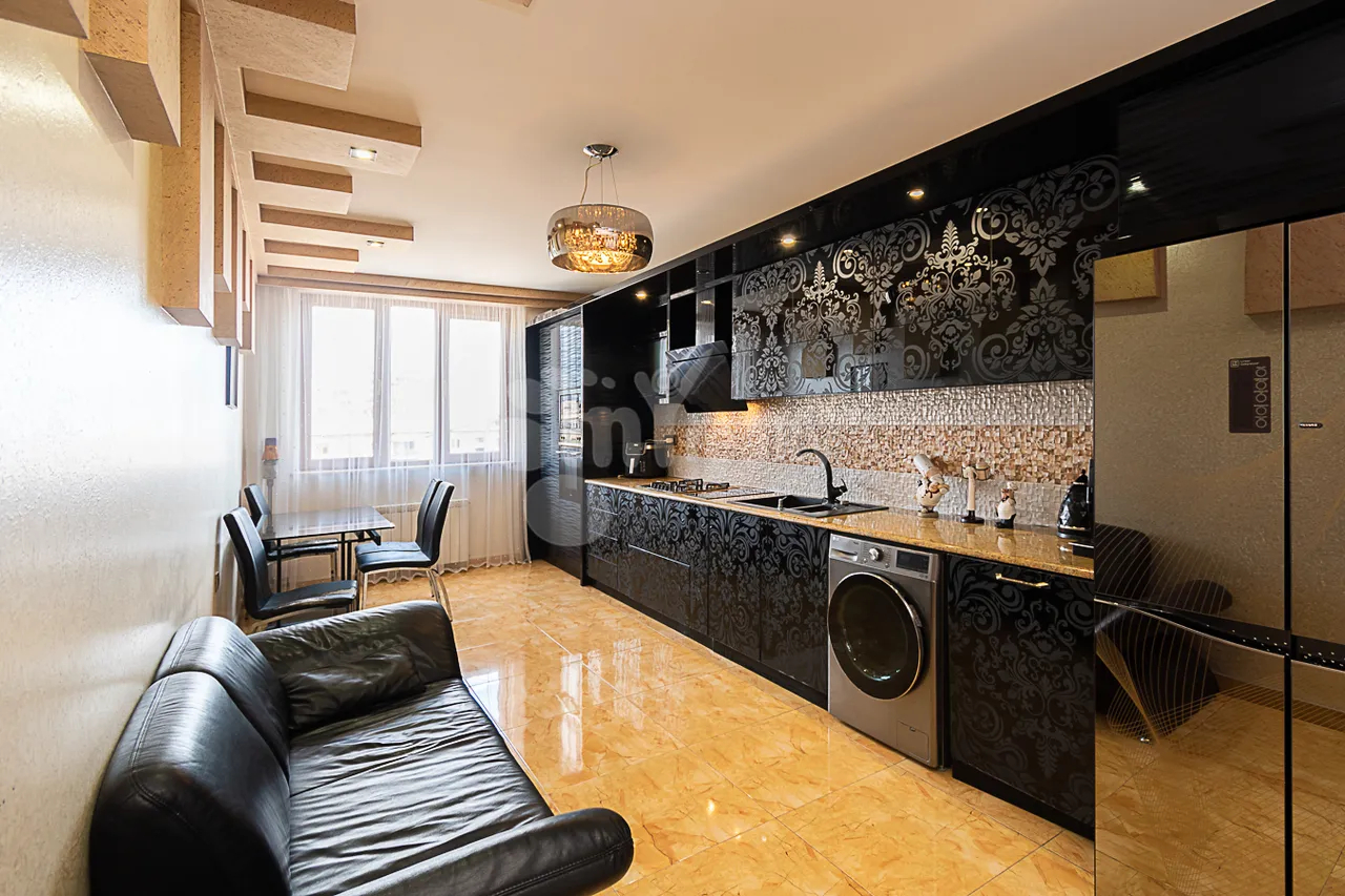 3 bedroom apartment for sale Hambardzumyan St, Arabkir Yerevan, 161263