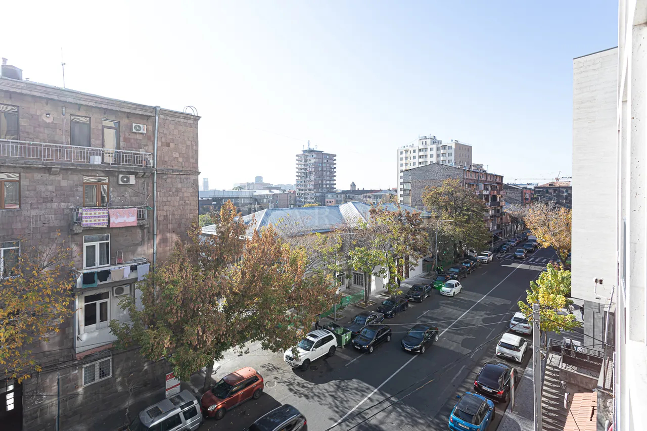 4 bedroom apartment for sale خیابان لئو, مرکز شهر ایروان, 157439