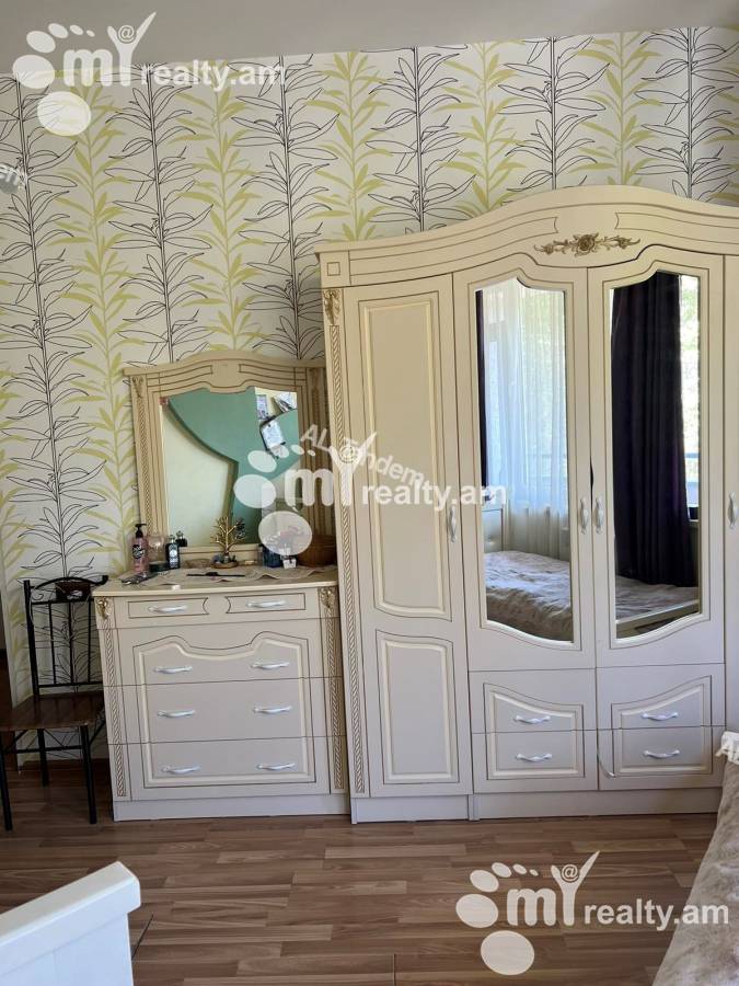 3 bedroom apartment for sale خیابان مامیکونیانتس, عربگیر ایروان, 150557