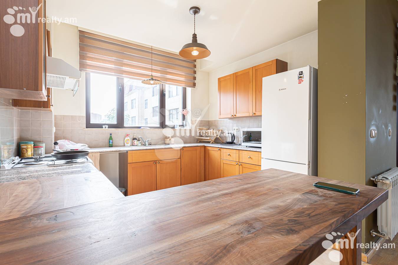 3 bedroom apartment for rent Antarayin St, Center Yerevan, 157028