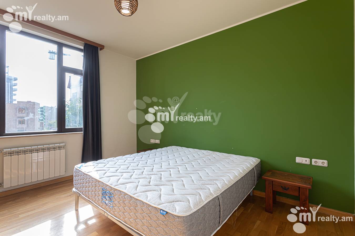 3 bedroom apartment for rent Antarayin St, Center Yerevan, 157028