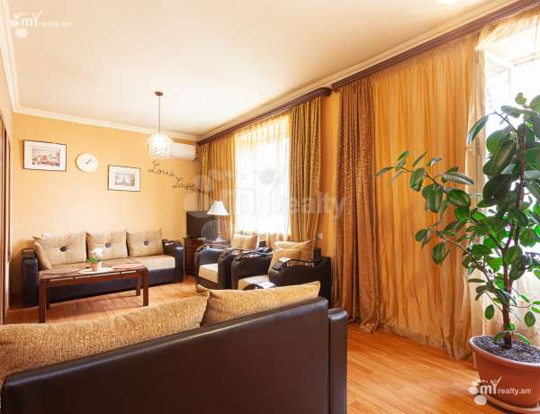 1-senyakanoc-bnakaran-vacharq-Yerevan-Center