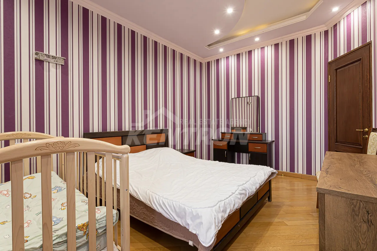 3 սենյականոց բնակարան վարձով Սայաթ-Նովայի պող, Կենտրոն Երևան, 158873