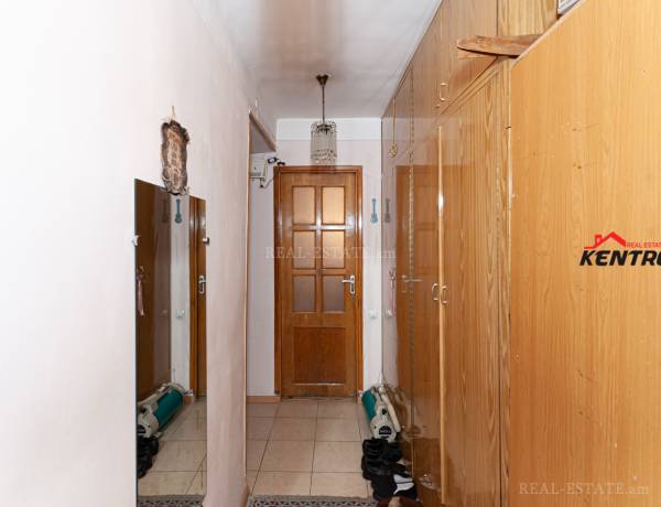 komercion-vacharq-Yerevan-Center