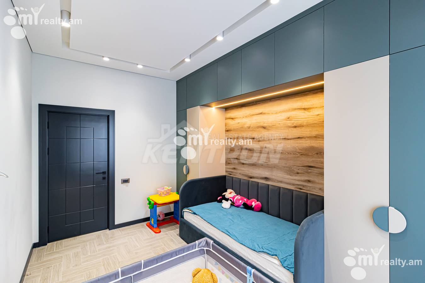 3 bedroom apartment for sale Davit Anhaxt St, Quanaquère-Zeytoun Yerevan, 154853