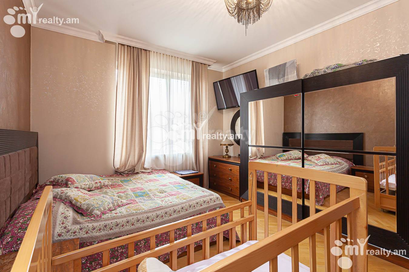 3 bedroom apartment for sale Paronyan St, Center Yerevan, 153346