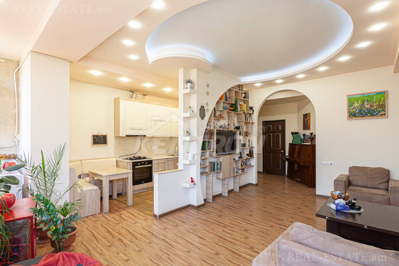 3 bedroom apartment for sale Ler. Kamsar St, Center Yerevan, 139181