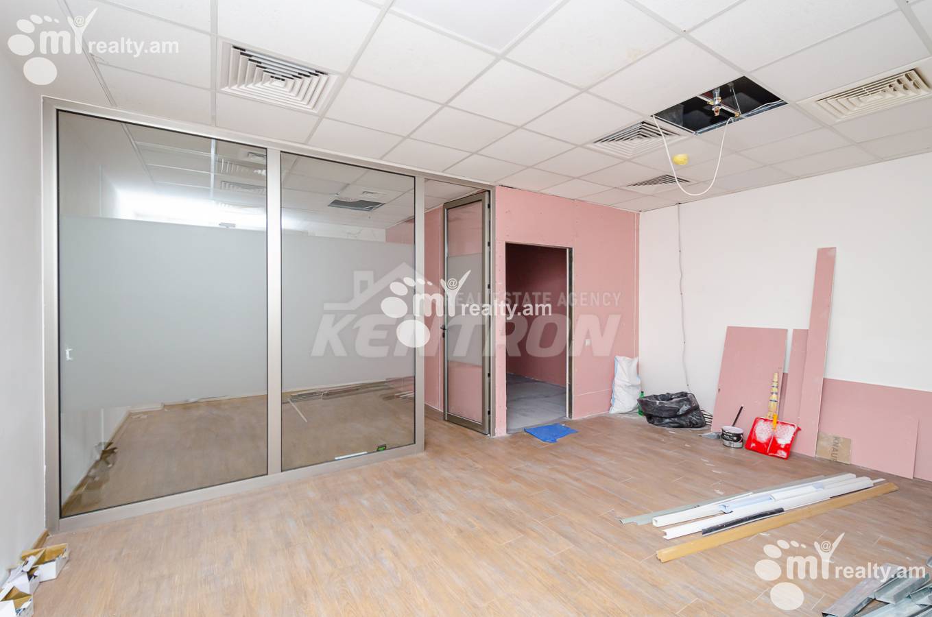Снять коммерческoе помещение Г.Лусаворич ул, Центр Ереван, 153214
