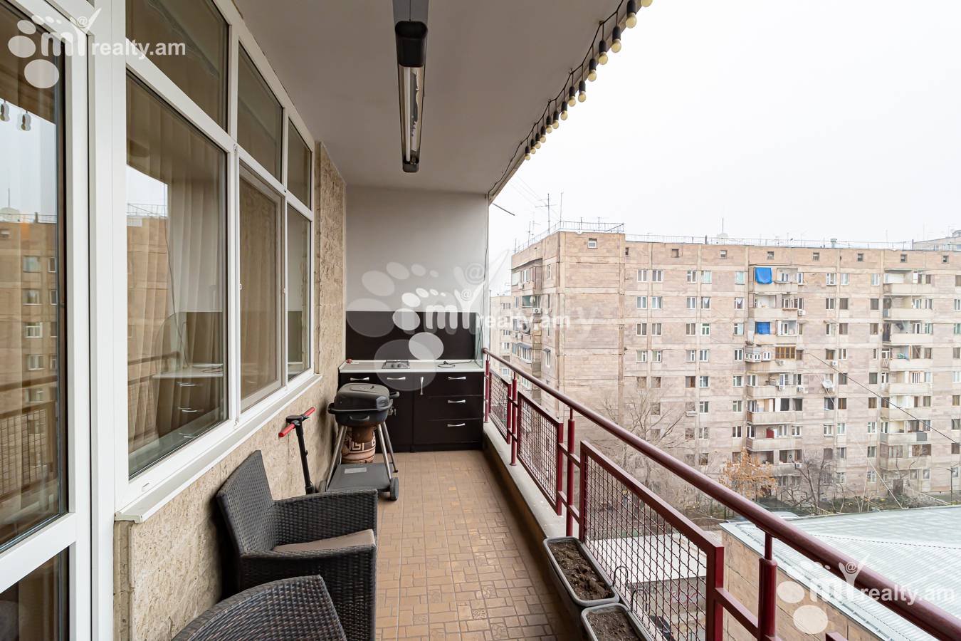 3 սենյականոց բնակարան  Ռոստոմի փող, Կենտրոն Երևան, 154385