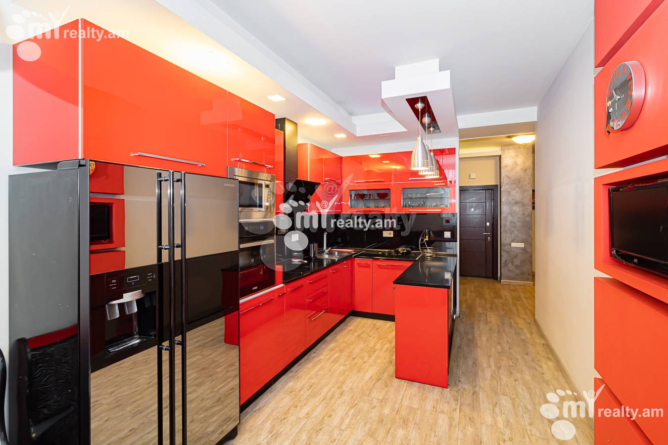 3 սենյականոց բնակարան  Ռոստոմի փող, Կենտրոն Երևան, 154385