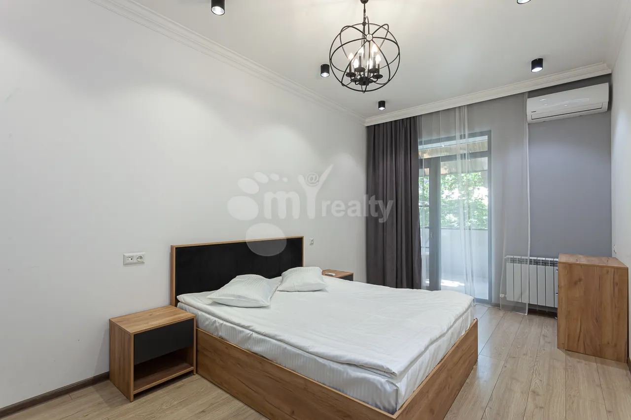 3 bedroom apartment for rent Saryan St, Center Yerevan, 160473