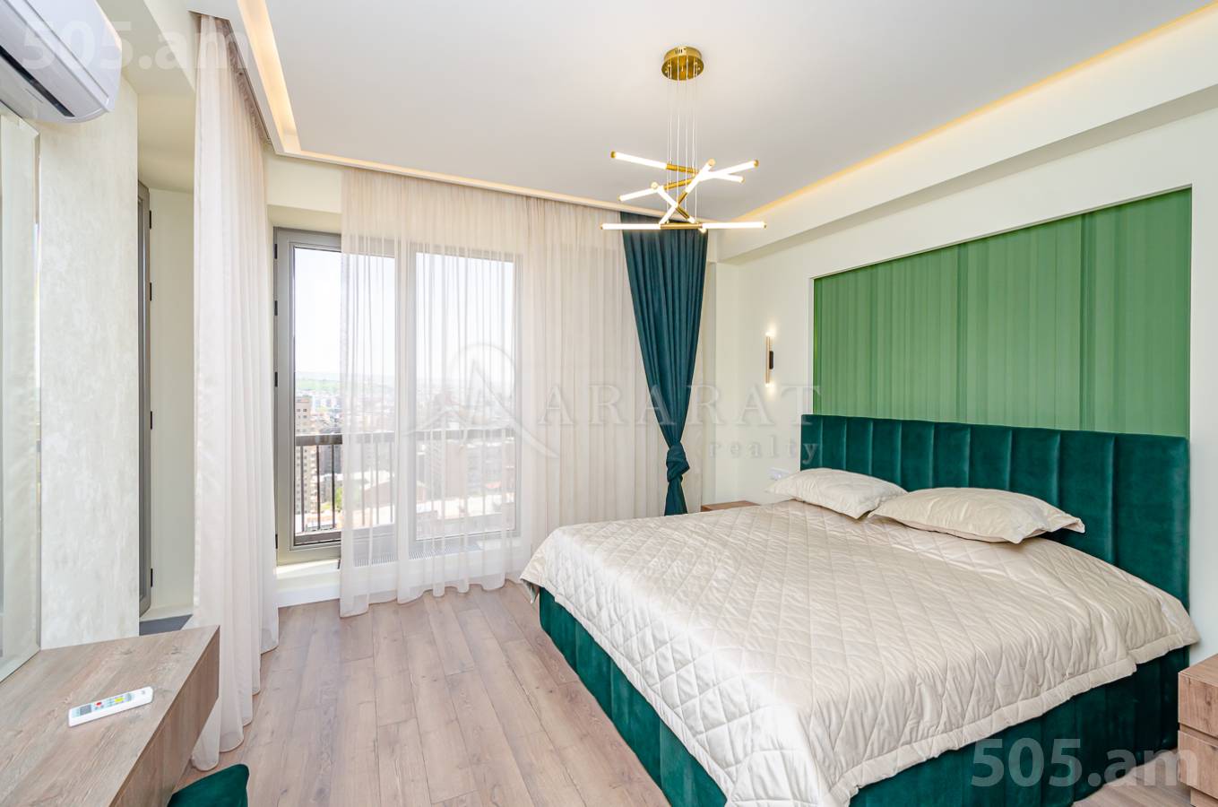 4 bedroom apartment for sale خیابان پارونیان, مرکز شهر ایروان, 150354