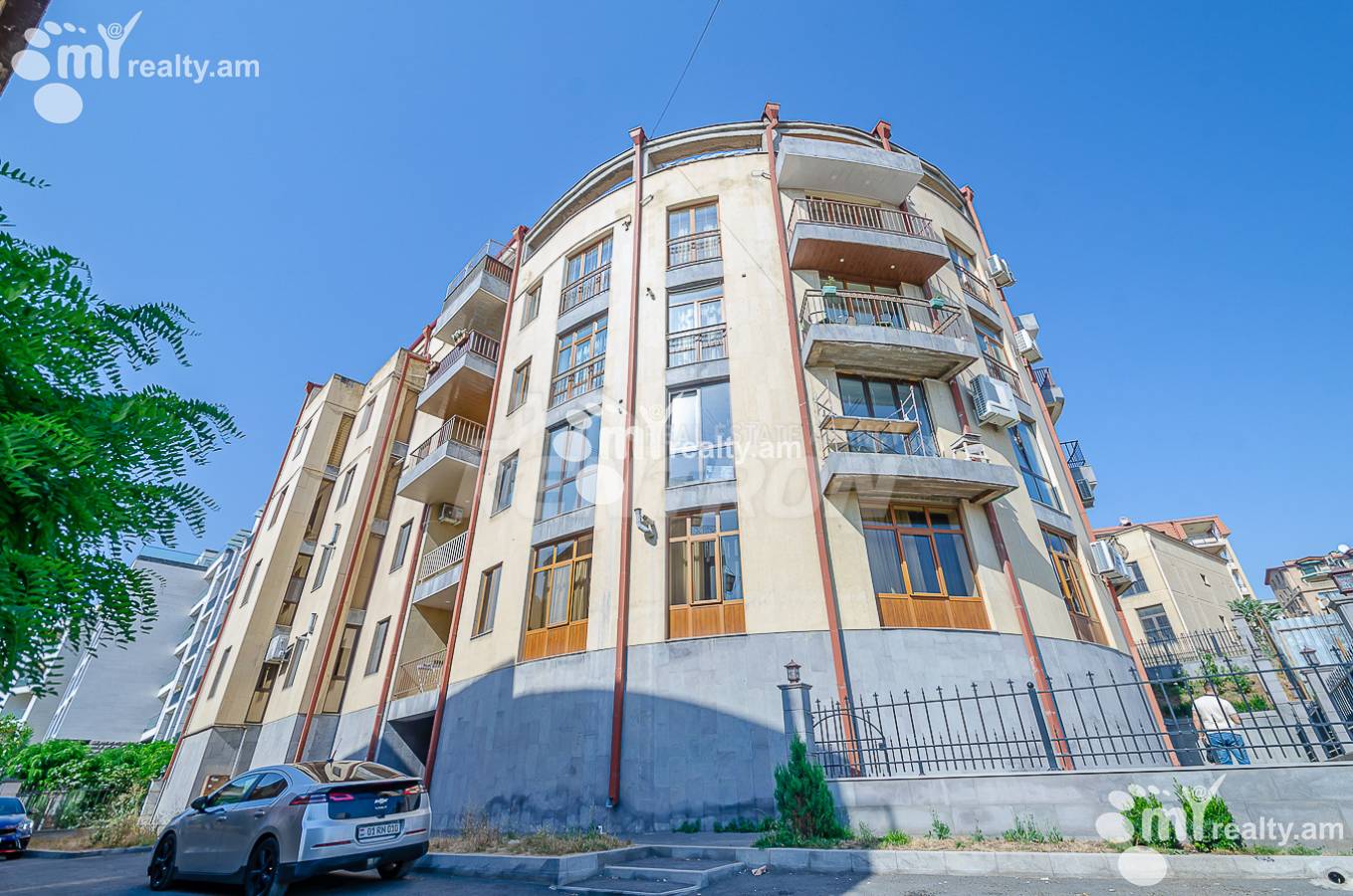 Купить 3 комнатную квартиру Антараин ул, Центр Ереван, 157086