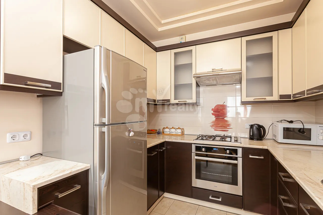 2 սենյականոց բնակարան վարձով Սայաթ-Նովայի պող, Կենտրոն Երևան, 158535