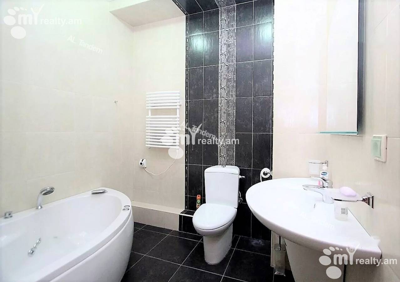 4 bedroom apartment for sale Northern(Hyusisayin)  Ave, Center Yerevan, 139740