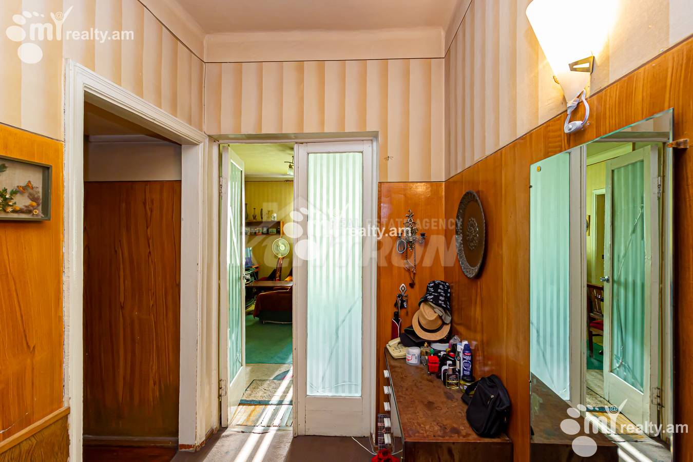 Купить 2 комнатную квартиру Чаренц ул, Центр Ереван, 152503