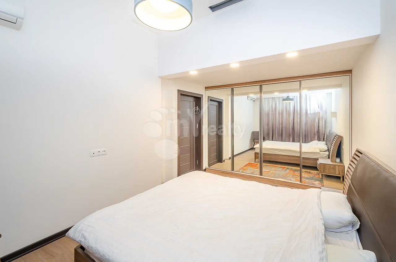 4 bedroom apartment for rent Teryan St, Center Yerevan, 161927