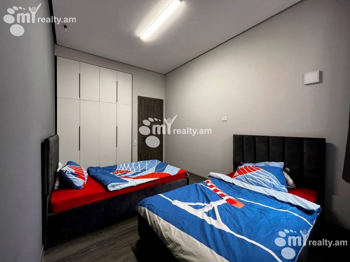 4 bedroom apartment for sale خیابان آزاتوتیان, عربگیر ایروان, 158123