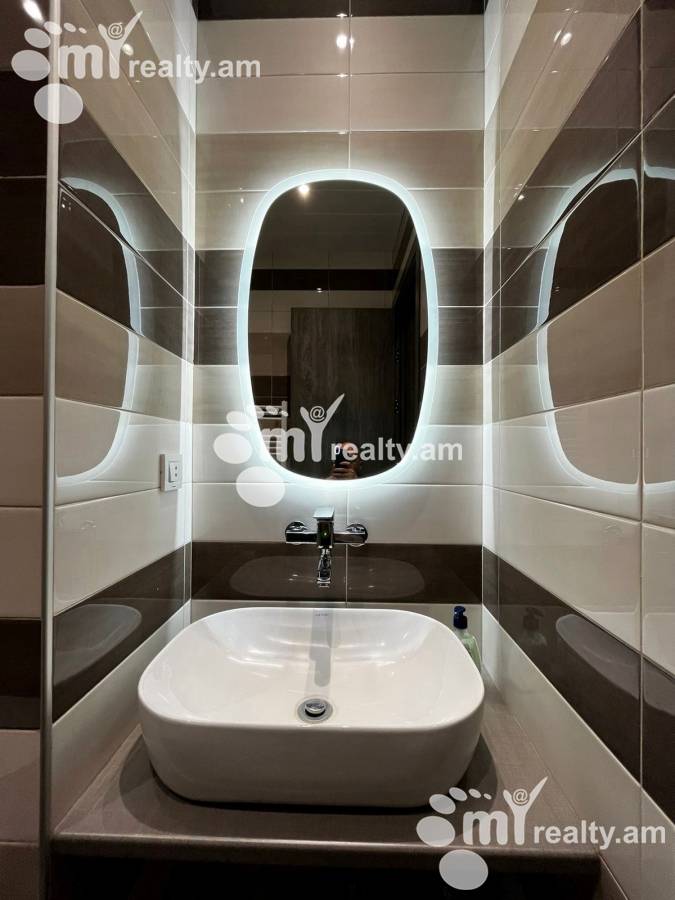 4 bedroom apartment for sale خیابان آزاتوتیان, عربگیر ایروان, 158123